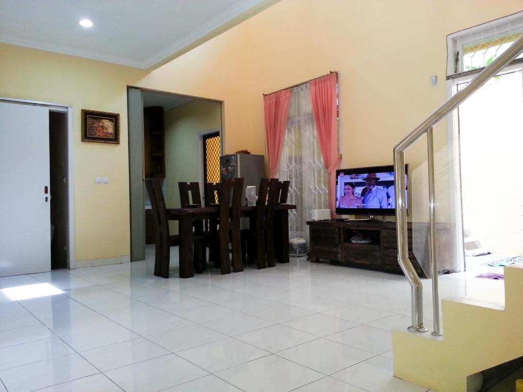 Cendana Mulia Hostel Bogor Exteriör bild