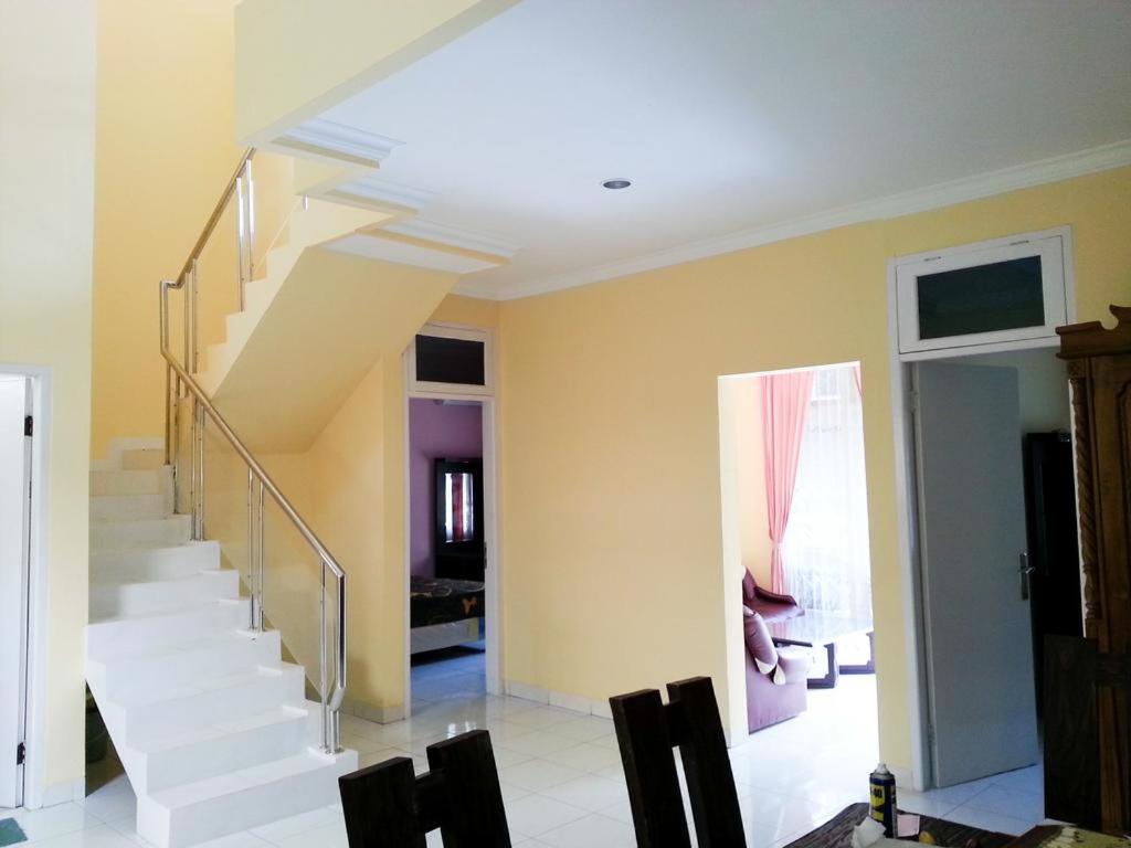 Cendana Mulia Hostel Bogor Exteriör bild
